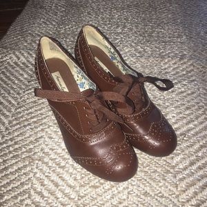 American Eagle Oxford Bootie Heels